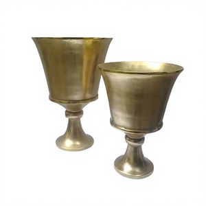 Jarrón de Mesa Moderno de Aluminio de Excelente Calidad para Decoración del Hogar y Bodas, al Mejor Precio de Exportador Indio - Product Image 1
