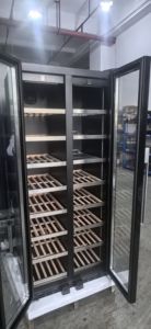 Refrigerador de Vino NE-425J-8 Personalizado de 16 Estantes, Doble Zona, 2 Puertas, Temperatura Constante, con Luz - Product Image 6