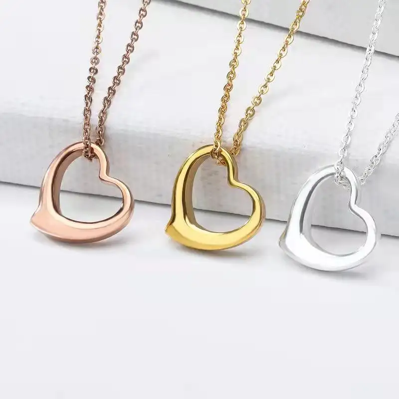 Small fresh hollow love pendant necklace simple glossy net red with the same temperament female does not fade clavicle chain