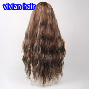 Pelucas onduladas largas Marrón destaca flequillo dorado cabello rizado <span class=keywords><strong>extra</strong></span> largo tejido fibra química 28 pulgadas Peluca ondulada del cuerpo sintético Diario - Product Image 4