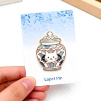 Épinglette en émail personnalisée sur le thème du pot de miel, du vin et du chat, badge métallique personnalisé pour sacs et accessoires vestimentaires