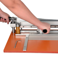 Découpeuse manuelle de rainurage de boîte de papier de 520mm en V pour la découpeuse de rainurage de rainure de papier d'aggloméré de boîte de papier de V rigide