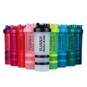 Venta al por mayor logotipo personalizado Fitness plástico negro gimnasio coctelera taza proteína coctelera botella para agua deportiva - Product Image 3