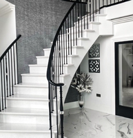 Escalier intérieur Optima 2026 en arc spiralé, décoration de villa de luxe moderne, en acier inoxydable et bois, respectueux de l'environnement