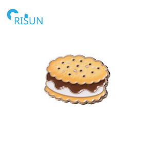 Nhà Máy Kawaii men Biscuit mềm cứng Pin biểu tượng tùy chỉnh s'mores men ve áo Pin Sweet <span class=keywords><strong>smore</strong></span> bánh mì huy hiệu bán buôn khuyến mãi - Product Image 4