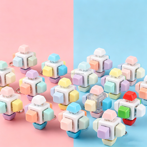Porte-clés clavier mécanique transparent à 6 touches, jouet anti-stress, breloque de sac portable pour la réduction du stress - Product Image 1