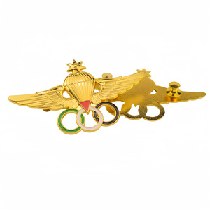 Pins de revers en émail personnalisés, Premium, 3D, dorés ajourés, style badge de <span class=keywords><strong>parachutiste</strong></span> vietnamien avec ailes métalliques et triple anneaux, pour l'Afrique - Product Image 2