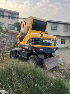 Excavatrice Hyundai 60WVS d'occasion d'origine à bas prix mini pelle à roue de 6 tonnes d'occasion Hyundai 60WVS utilisée pour la vente - Product Image 2