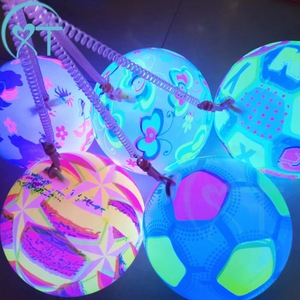 <span class=keywords><strong>Arc</strong></span>-<span class=keywords><strong>en</strong></span>-<span class=keywords><strong>ciel</strong></span> extérieur brillant dans le noir Light Up gonflable Led lumineux enfants sport Pvc jouet ballons de plage - Product Image 3