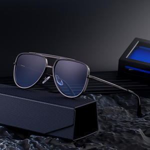 Lunettes de soleil aviateur de luxe pour hommes, monture dorée, lentille PC, protection UV400, avec charnières à ressort, emballage en boîte, Ksl 98292 - Product Image 3