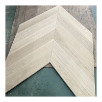 Parquet en chêne blanc européen de qualité supérieure, motif chevron