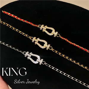 กำไลข้อมือรูปเกือกม้า KING Silver Jewelry เงินแท้ S925 ชุบทอง ประดับคริสตัลและเพชรเทียม สำหรับผู้หญิง สวมใส่ได้ทุกวัน - Product Image 1