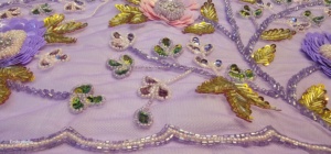 Nueva llegada de tela de encaje de malla bordada de bajo precio para ropa de mujer, gran oferta india, venta al por mayor, tela de bordado pesado - Product Image 3