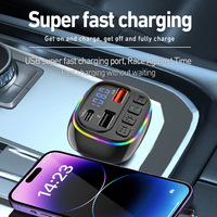 Lecteur MP3 Bluetooth pour voiture avec câble de charge à trois ports et chargeur de voiture 5V 3A pour appels mains libres lorsqu'il est connecté à l'alimentation