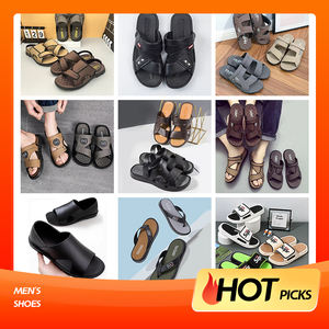 Vente en gros <span class=keywords><strong>de</strong></span> pantoufles pour hommes <span class=keywords><strong>de</strong></span> haute qualité au meilleur prix, confortables, respirantes, antidérapantes, résistantes à l'usure, avec semelle extérieure bicolore, sandales pour hommes - Product Image 3