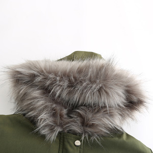 Manteau bouffant épais d'hiver pour femmes grande taille avec logo personnalisé <span class=keywords><strong>veste</strong></span> parka chaude doublée en polaire avec capuche en <span class=keywords><strong>fourrure</strong></span> - Product Image 4