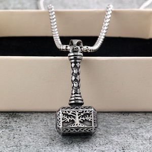 Pendentif Marteau Viking Nordique Vintage en Acier Inoxydable avec Charme Arbre de Vie pour Homme, Bijou Cadeau - Product Image 3