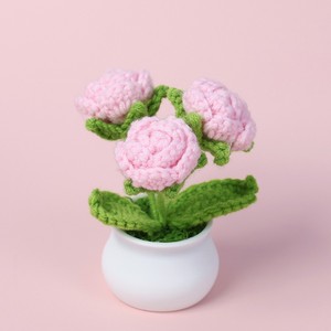 Hecho a mano tejido de ganchillo Rosa maceta hecha a mano para novia graduación regalo del Día de San Valentín adorno de escritorio - Product Image 2