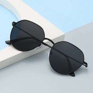 Lunettes de soleil à monture métallique, protection UV400, lunettes de soleil tendance pour femmes, sports de plein air, conduite, cyclisme - Product Image 2