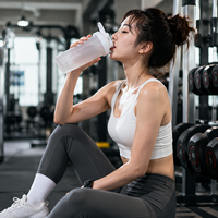 Bouteille shaker protéinée personnalisée avec logo, 600 ml, sans BPA, en PP, avec couvercle à bouton-poussoir et boule mélangeuse, anti-fuite, pour la gym, le sport et le fitness