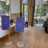 Écran publicitaire intelligent portable sur pied de 21,5 pouces, Android 15, écran tactile 10 points, point d'accès Wi-Fi, autonomie de 8 heures sur batterie
