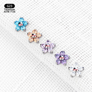 Boucles d'oreilles clous en titane avec zircon incrusté de 5,6 mm pour piercing d'oreille, de lèvre ou de nez - Product Image 3