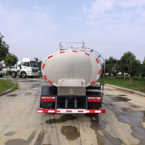 Nouveau camion de réservoir de lait de l'acier inoxydable 82HP de Dongfeng avec le camion-citerne de lait de la nourriture liquide 5cbm - Product Image 4