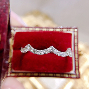 Anello di fidanzamento da donna Q516 con zirconi cubici, montatura pavé, pietra rotonda, anelli alla moda per fedi nuziali - Product Image 2