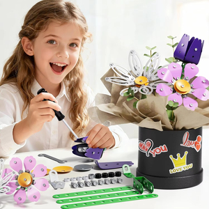 Kit de Manualidades Botánicas de Metal 3D EPT, Construye <span class=keywords><strong>tu</strong></span> Propia Flor con Tuercas <span class=keywords><strong>y</strong></span> Pernos, Modelo de Exhibición STEM para Ensamblar, Edades 8+ - Product Image 2
