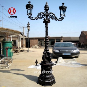 Farola de exterior de hierro fundido de estilo italiano francés - Product Image 6