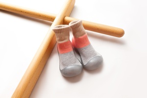 Chaussures pour tout-petits à semelle souple - Chaussures de marche premières antidérapantes et respirantes pour garçons et filles actifs - Product Image 3