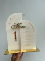 Numéros de table 1-50 Numéros de table de mariage double demi-blanc et noir avec panneau de menu Numéros de table en acrylique pour réception de mariage