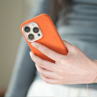 Étui de téléphone en cuir artificiel personnalisé 2025 avec support magnétique pour charge sans fil et marquage à chaud pour 14/15/16 Pro