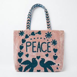 Bolso de terciopelo bordado Peace Bird, bolso de hombro hecho a mano con bordado de chenilla |   Bolso de uso diario normcore/minimalista de 18x18.5 pulgadas - Product Image 1