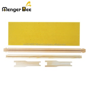 Nouvelles cadres de ruche Langstroth moyennes Menger Bee avec fondation de nid d'abeille en plastique jaune, pin de Nouvelle-Zélande - Product Image 3