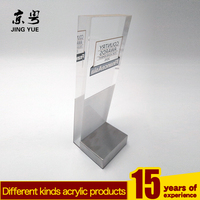 Support de présentation de trophée de football en acrylique de luxe écologique personnalisé avec un design moderne, en plastique transparent, pour une utilisation sur le bureau, recyclable