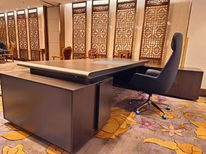 Bureau de direction moderne en forme de L, table de patron réversible en <span class=keywords><strong>bois</strong></span> avec rangement verrouillable, mobilier de bureau de luxe - Product Image 4