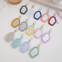 Vente en gros usine : Porte-clés miroir en acrylique personnalisés et mignons, breloques, porte-clés promotionnels et porte-clés mousquetons