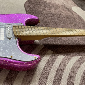 <span class=keywords><strong>Guitare</strong></span> électrique rose ST <span class=keywords><strong>avec</strong></span> touche en érable, corps brillant, <span class=keywords><strong>vibrato</strong></span> SSS doré étincelant, LIVRAISON RAPIDE - Product Image 4