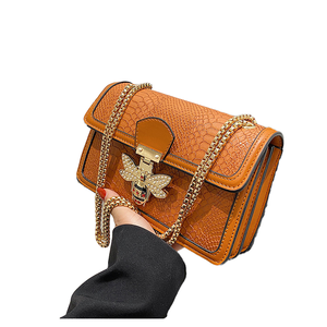 Borsa a forma di ape a catena di design di lusso 2025, famosa alla moda, con cerniera leggera e resistente impermeabile - Product Image 1