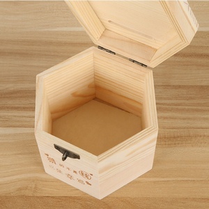 <span class=keywords><strong>Caja</strong></span> <span class=keywords><strong>de</strong></span> regalo <span class=keywords><strong>de</strong></span> madera <span class=keywords><strong>de</strong></span> Navidad hexagonal <span class=keywords><strong>Caja</strong></span> <span class=keywords><strong>de</strong></span> manzana <span class=keywords><strong>de</strong></span> madera natural <span class=keywords><strong>Caja</strong></span> <span class=keywords><strong>de</strong></span> <span class=keywords><strong>ahorro</strong></span> <span class=keywords><strong>de</strong></span> dinero <span class=keywords><strong>de</strong></span> madera con bisagras para niños - Product Image 4
