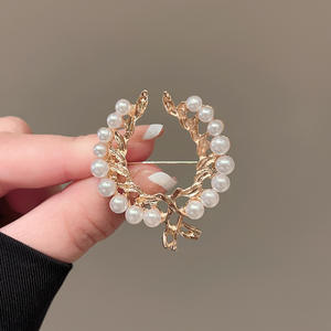 Broche papillon en alliage de zinc, minimaliste, haut de gamme, luxe léger, niche, simple, élégante, épingle à vêtements fixe, accessoire de costume en perle - Product Image 3