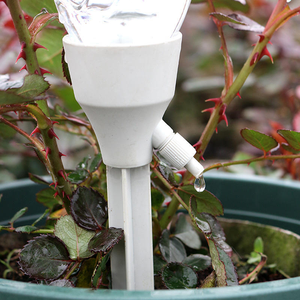Irrigatore Automatico da Interno per Mini Giardino, Gocciolatore Regolabile in Plastica, Permeatore Temporizzato, Strumento per Giardinaggio Semplificato, Prodotto per Uso Domestico - Product Image 4