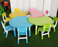 Ensemble table et chaises demi-lune rose pour enfants, idéal pour la maternelle, la salle de classe, la salle de jeux à domicile et le centre d'apprentissage de la garderie