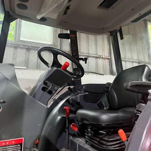 Tractor Kubota 954Kq de Segunda Mano con Tracción en las Cuatro Ruedas, en Excelentes Condiciones, Ideal para Uso en Zonas Rurales y Agrícolas, a Bajo Precio - Product Image 2