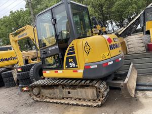 Excavatrice Komatsu PC56 d'occasion modèle 2018 en bon état avec pouce hydraulique PLC et moteur - Product Image 2