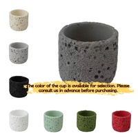 Vente en gros usine : Bougies en cire de soja luxueuses et colorées dans un pot en ciment, très demandées pour cadeaux de Noël et décoration intérieure
