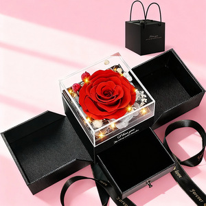 Boîte cadeau de fleurs éternelles - Boîte à roses en acrylique avec lumière - Un cadeau haut de gamme pour votre petite amie à la Saint-Valentin pour un sentiment d'amour profond - Product Image 4
