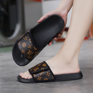 2025 nuova moda <span class=keywords><strong>uomo</strong></span> sandali antiscivolo da esterno pantofole personalizzate adatte per uso domestico e da spiaggia - Product Image 1