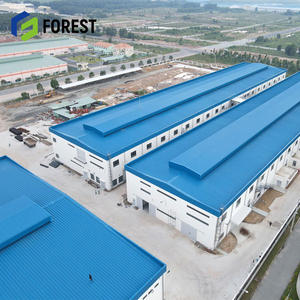 Bâtiments préfabriqués en structure acier PEB avec revêtement galvanisé et extérieur peint pour une esthétique anti-corrosion. - Product Image 1